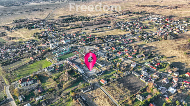 Nieruchomość z budynkami handlowo-magazynowymi