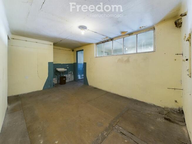 Nieruchomość z budynkami handlowo-magazynowymi