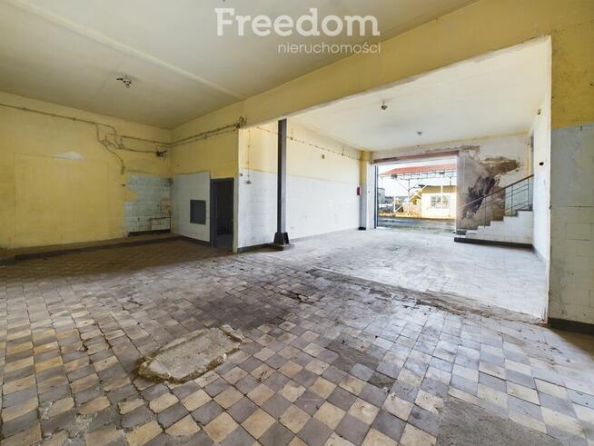 Nieruchomość z budynkami handlowo-magazynowymi