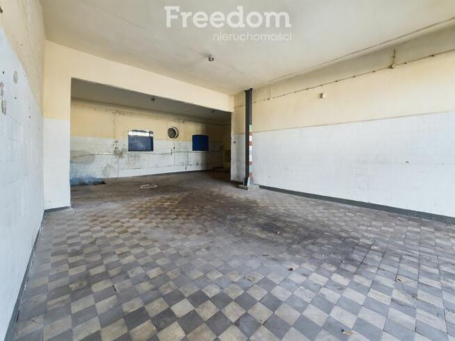 Nieruchomość z budynkami handlowo-magazynowymi