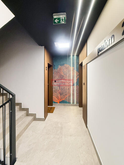 5m wysokość Salon, 2gie miejsce gratis