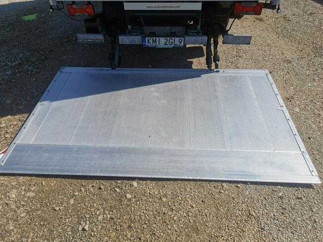 Iveco Daily 70C18 firana Winda 1.000kg Dhollandia wejkama 12pal