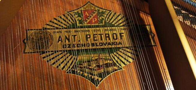 Fortepian Petrof 1950-1951