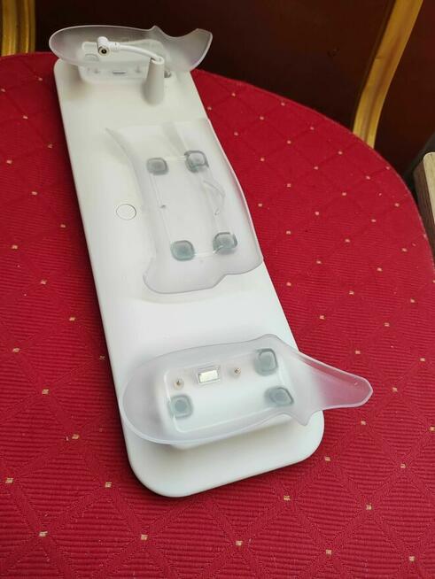 Stacja Ładująca do gogli googli kontrolerów VR Meta Quest 2 3