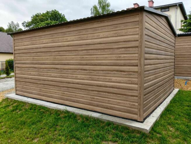 Garaż blaszany 4x5 drewnopodobny dwuspadowy brama uchylna