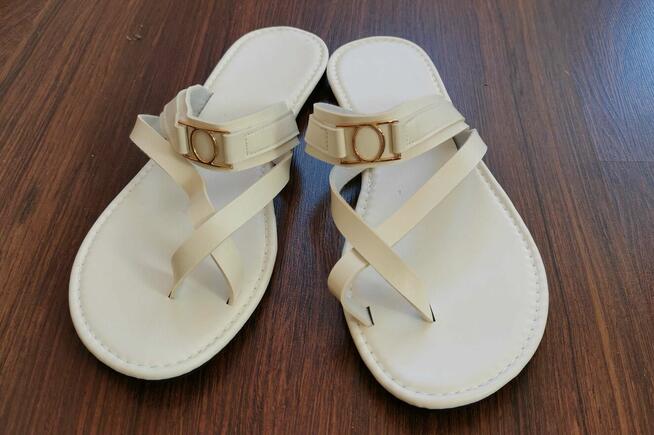 Sandałki damskie białe