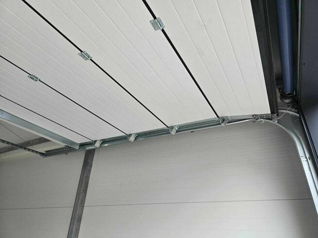 Garaż 4x6 z płyty warstwowej brama segmentowa ocieplany