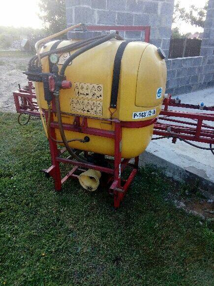 Sprzedam opryskiwacz 400l