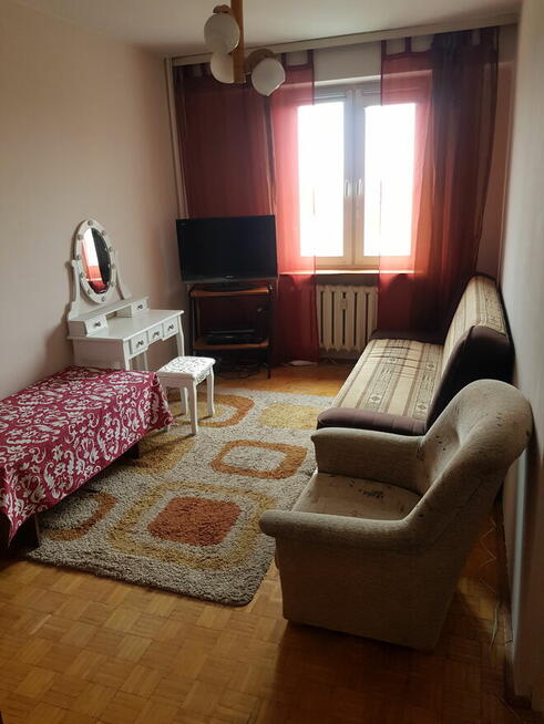 Pokój 18m do wynajęcia w mieszkaniu 3-pokojowym Czuby