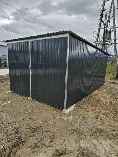 Garaż blaszany 3x5 czarny jednospadowy brama pion