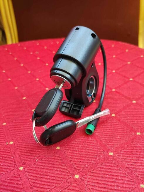 Manetka gazu ze stacyjką do hulajnogi elektrycznej KuKirin