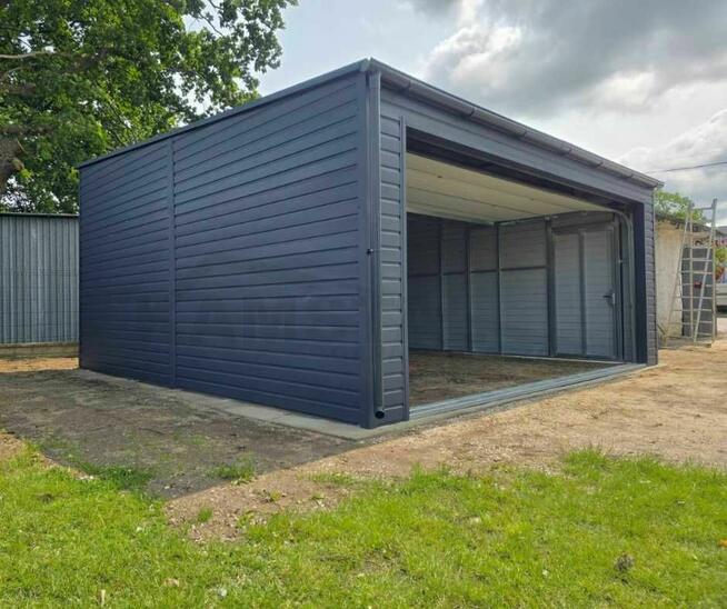 Garaż blaszany 5x6 jednospadowy na przód z bramą segmentową