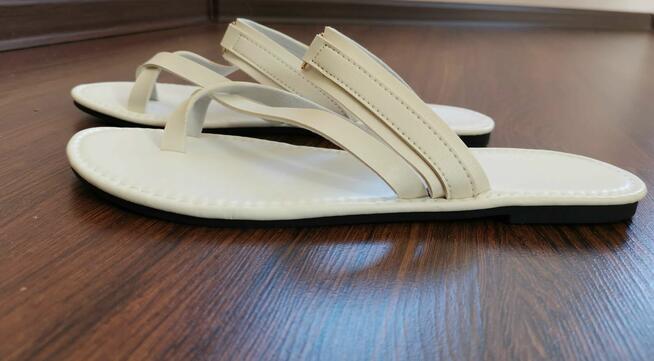Sandałki damskie białe