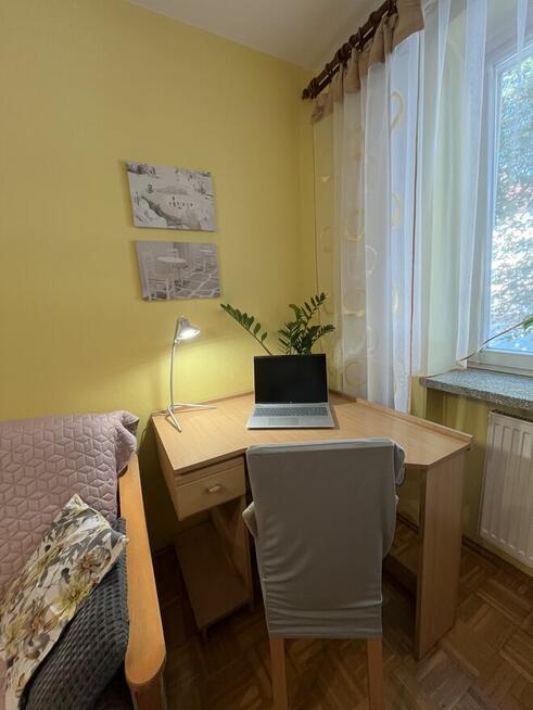 Fajny pokój dla studentki lub uczennicy