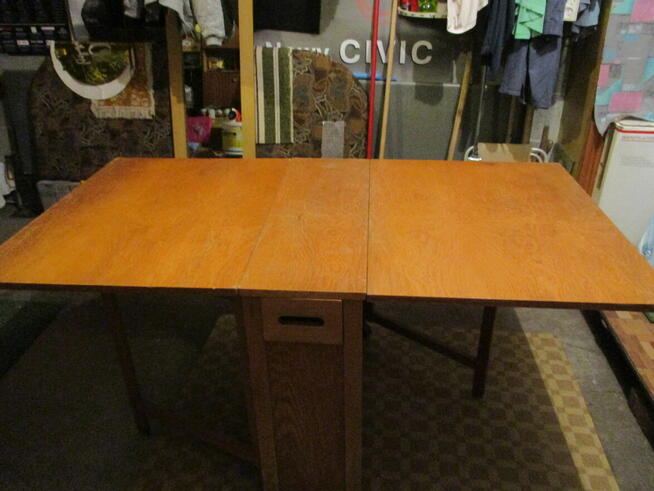 Duży stół - ława rozkładana.