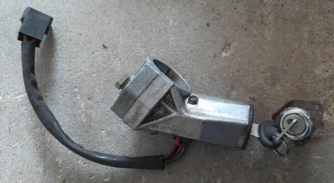 Stacyjka Fiat 125p FSO 1500 Polonez Borewicz zamek wlewu Pb