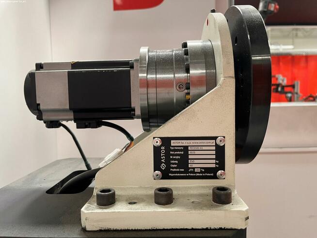 Zrobotyzowana cela spawalnicza KAWASAKI BA006L-A