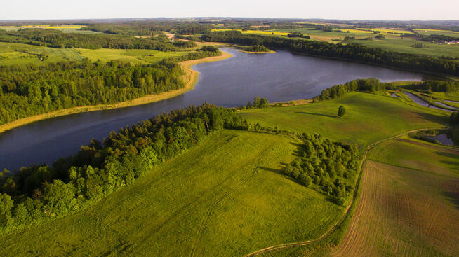 sprzedam dużą działkę nad jeziorem - Mazury