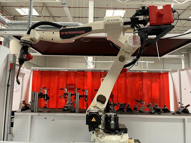 Zrobotyzowana cela spawalnicza KAWASAKI BA006L-A