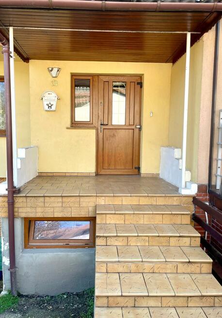 Dom Oleśnica, Wschodnia