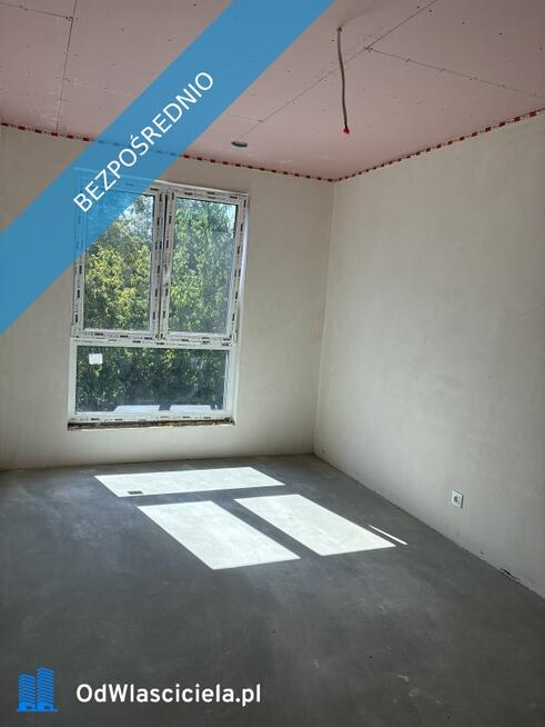 Przestronny segment z ogródkiem i garażem w znakomitej lokalizacji