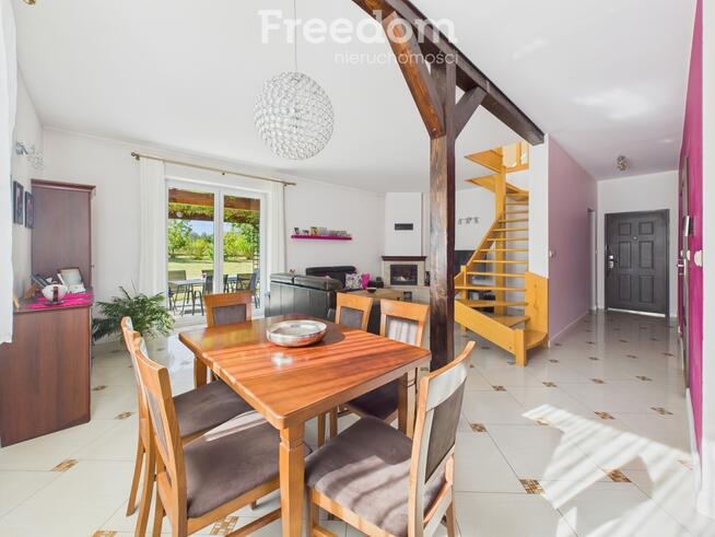 Urokliwy dom w pięknej lokalizacji