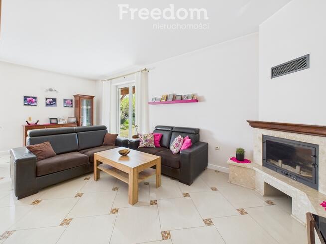 Urokliwy dom w pięknej lokalizacji