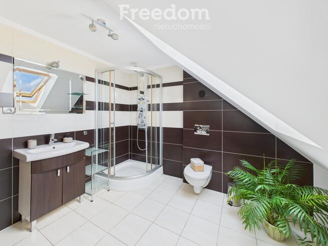 Urokliwy dom w pięknej lokalizacji