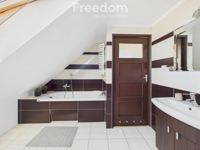 Urokliwy dom w pięknej lokalizacji