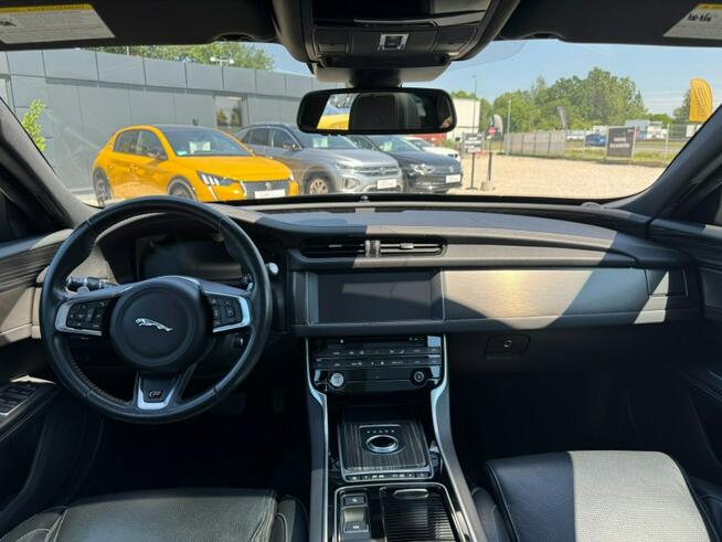 Jaguar XF Dociągi drzwi / Kamera cofania / Panorama / Asystent pasa / FV marża