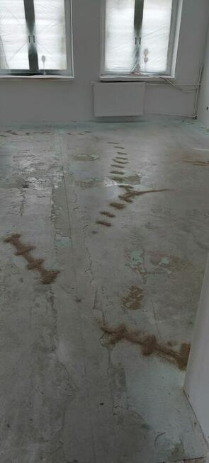 Podłogi, panele, wykładziny dywanowe, płytki, ściany