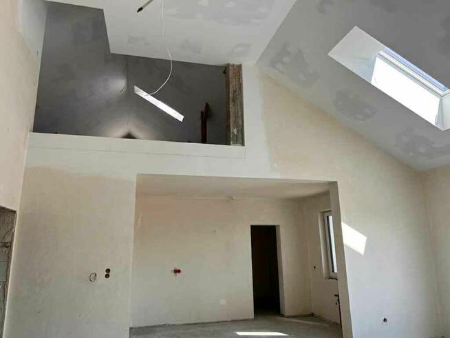 Nowoczesny dom w ciszy część mieszkalna 142mkw/ działka 827