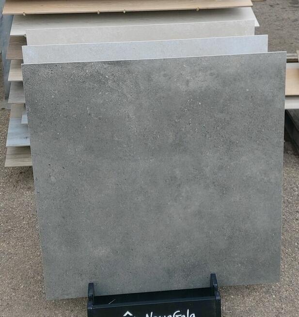 Płytki łazienkowe 80x80 imitujące beton Modern Grafit gat.1