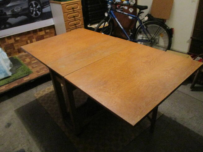 Duży stół - ława rozkładana.