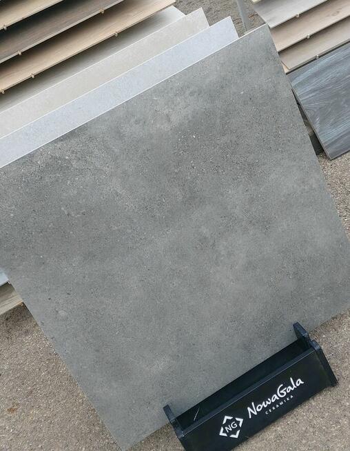 Płytki łazienkowe 80x80 imitujące beton Modern Grafit gat.1