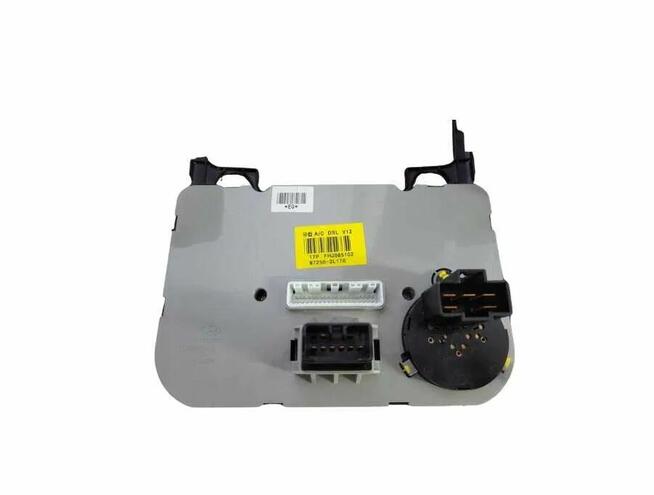 Panel klimatyzacji 97250-2L170 HYUNDAI I30 Z RAMKĄ 84745-2R0