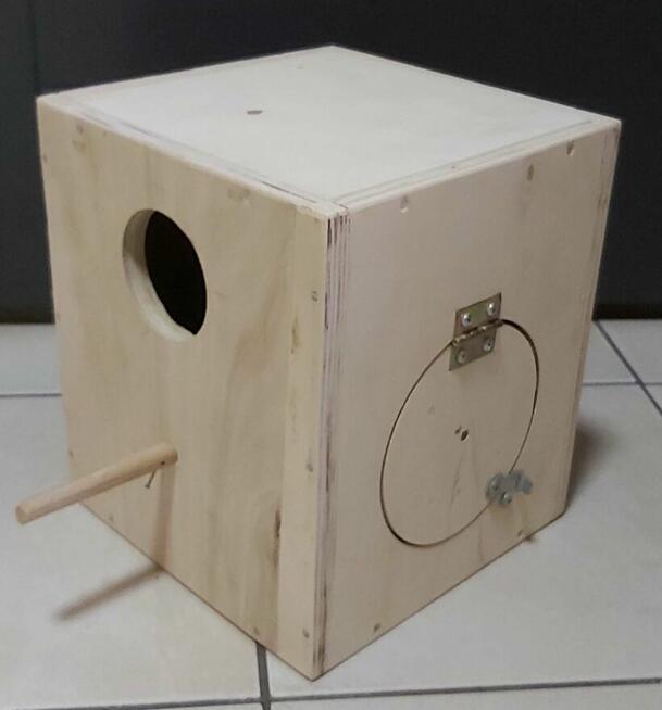 Budka dla średnich papug