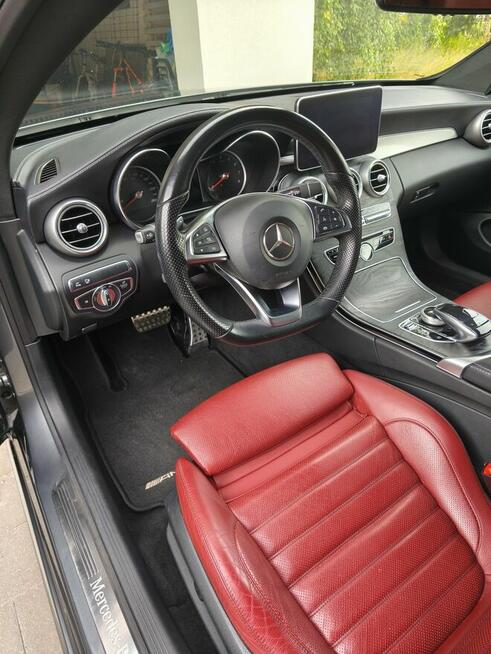 Samochód Mercedes Benz