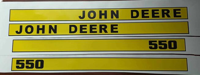 Dorabianie naklejek na maszyny rolnicze budowlane