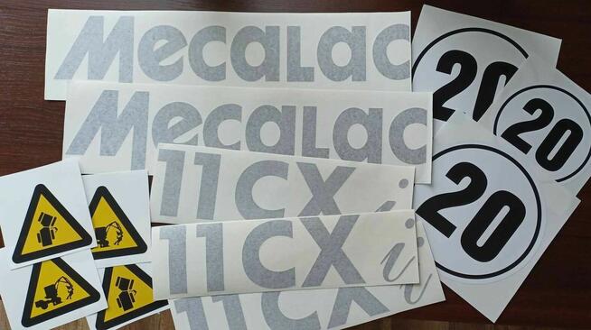 Dorabianie naklejek na maszyny budowlane rolnicze