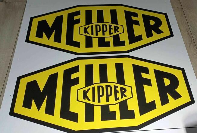 Dorabienie naklejek na maszyny rolnicze budowlane auta