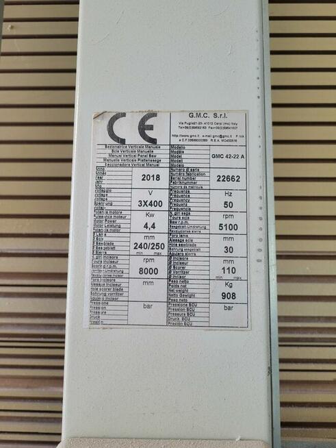 Syndyk sprzeda maszyn - piłę/frezakę pionową GMC 42-22 A