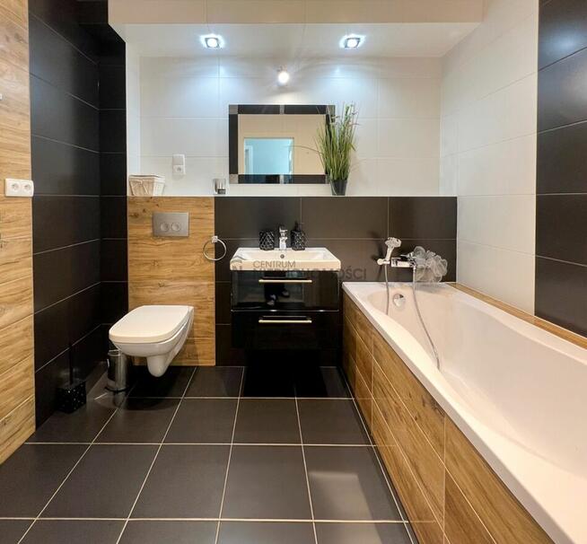 Nowoczesny loft z ogródkiem i dwoma miejscami parkingowymi