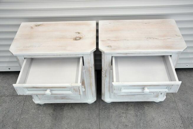 szafki nocne z drewna sosnowego - jak nowe