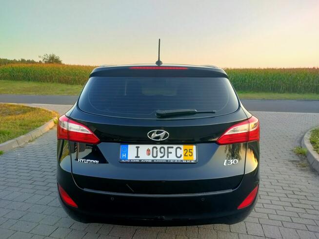 Hyundai i30 1.6 CRDi Klimatyzacja Kamera Nawigacja Tempomat Bluetooth