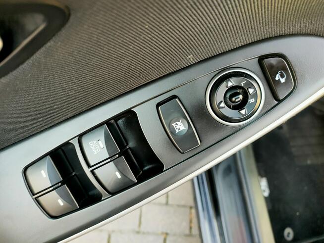 Hyundai i30 1.6 CRDi Klimatyzacja Kamera Nawigacja Tempomat Bluetooth