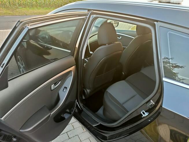 Hyundai i30 1.6 CRDi Klimatyzacja Kamera Nawigacja Tempomat Bluetooth