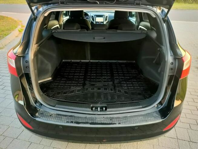 Hyundai i30 1.6 CRDi Klimatyzacja Kamera Nawigacja Tempomat Bluetooth