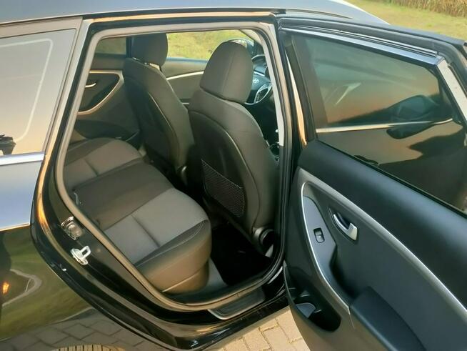 Hyundai i30 1.6 CRDi Klimatyzacja Kamera Nawigacja Tempomat Bluetooth