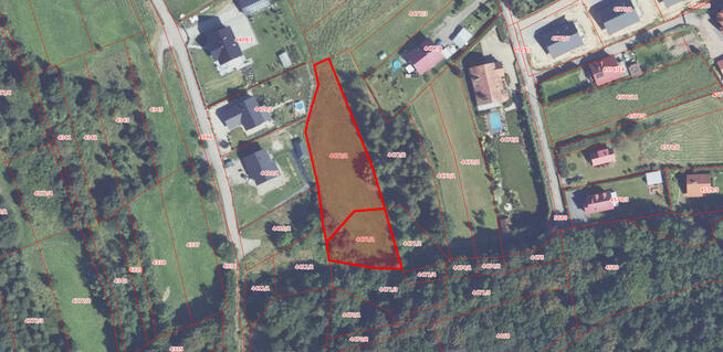 Dziaka budowlana w pobliżu lasu